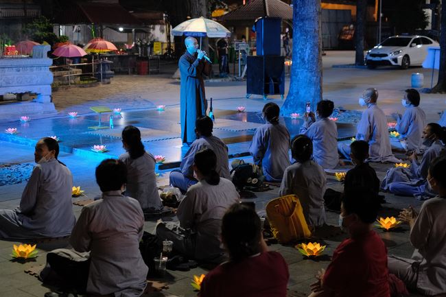 Lễ lạy danh hiệu Quán Thế Âm