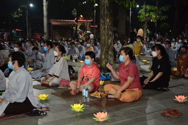 Lễ lạy danh hiệu Quán Thế Âm