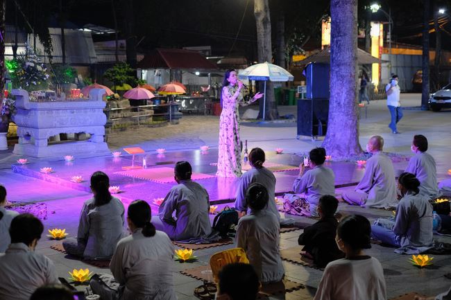 Lễ lạy danh hiệu Quán Thế Âm