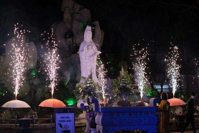 Lễ lạy danh hiệu Quán Thế Âm