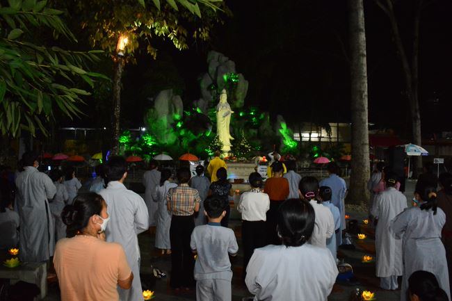 Lễ lạy danh hiệu Quán Thế Âm