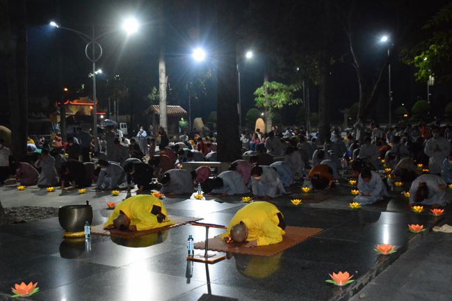 Lễ lạy danh hiệu Quán Thế Âm