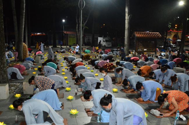 Lễ lạy danh hiệu Quán Thế Âm