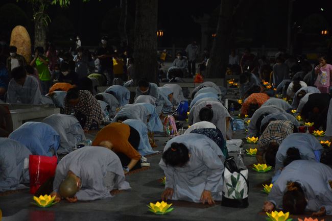 Lễ lạy danh hiệu Quán Thế Âm