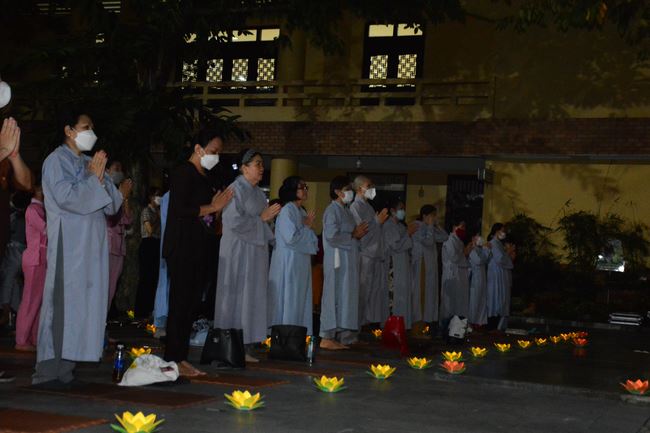 Lễ lạy danh hiệu Quán Thế Âm