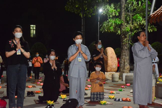 Lễ lạy danh hiệu Quán Thế Âm