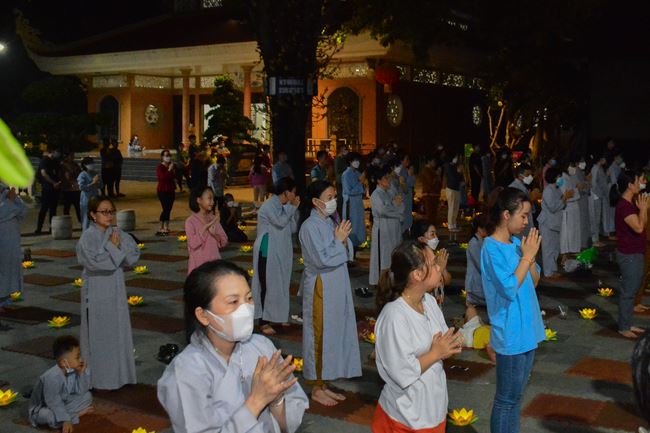 Lễ lạy danh hiệu Quán Thế Âm