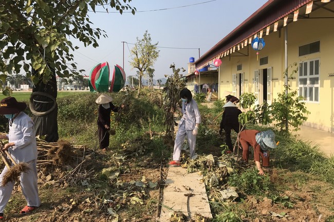 4th day of 16th retreat Practice as the Buddha's teachings” of at Dong Cao Pagoda
