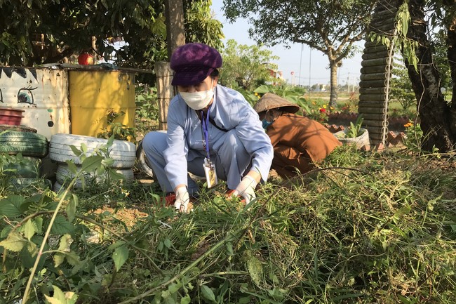 4th day of 16th retreat Practice as the Buddha's teachings” of at Dong Cao Pagoda