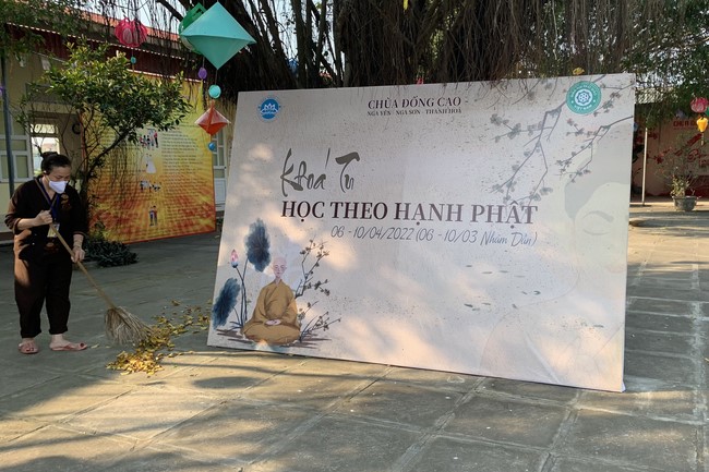 4th day of 16th retreat Practice as the Buddha's teachings” of at Dong Cao Pagoda