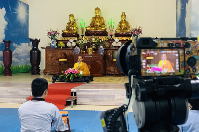 4th day of 16th retreat Practice as the Buddha's teachings” of at Dong Cao Pagoda