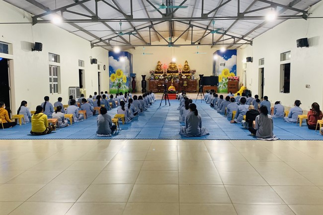 4th day of 16th retreat Practice as the Buddha's teachings” of at Dong Cao Pagoda