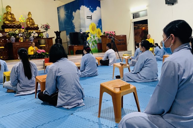4th day of 16th retreat Practice as the Buddha's teachings” of at Dong Cao Pagoda