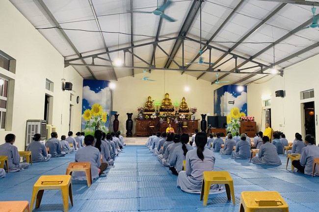 4th day of 16th retreat Practice as the Buddha's teachings” of at Dong Cao Pagoda