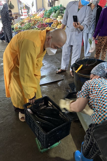 Thiện sự ngày Rằm tại chùa Đống Cao