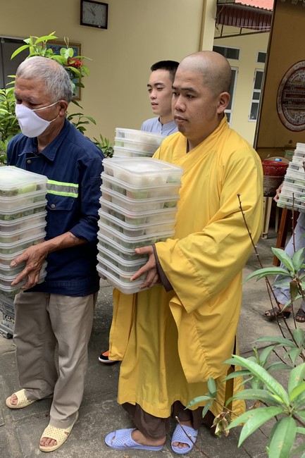 Thiện sự ngày Rằm tại chùa Đống Cao