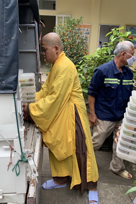 Thiện sự ngày Rằm tại chùa Đống Cao