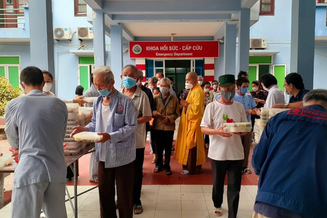 Thiện sự ngày Rằm tại chùa Đống Cao