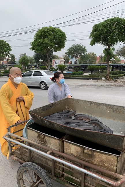 Thiện sự ngày Rằm tại chùa Đống Cao