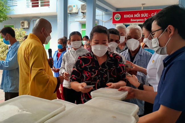 Thiện sự ngày Rằm tại chùa Đống Cao