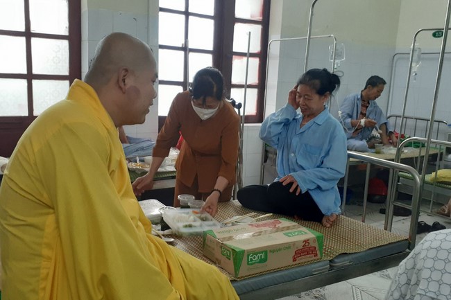 Thiện sự ngày Rằm tại chùa Đống Cao