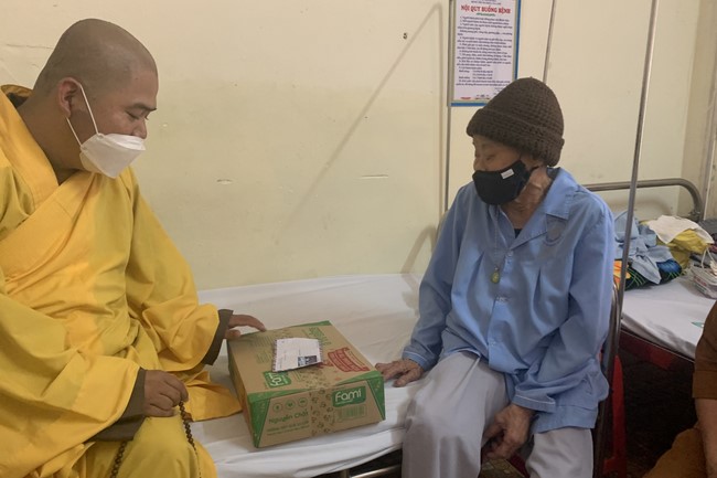 Thiện sự ngày Rằm tại chùa Đống Cao