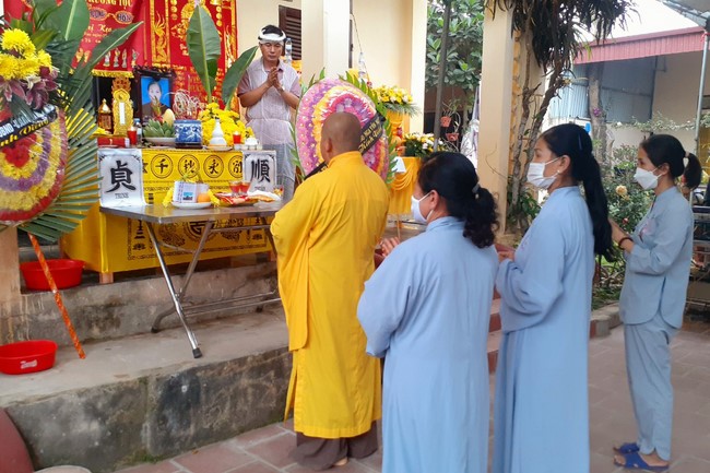 Thiện sự ngày Rằm tại chùa Đống Cao