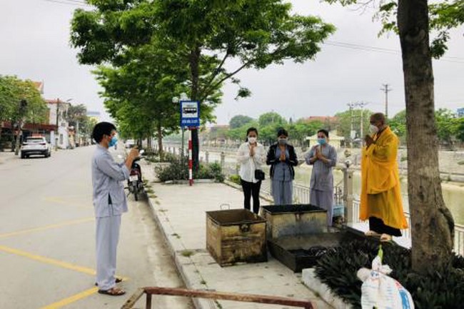 Thiện sự ngày Rằm tại chùa Đống Cao