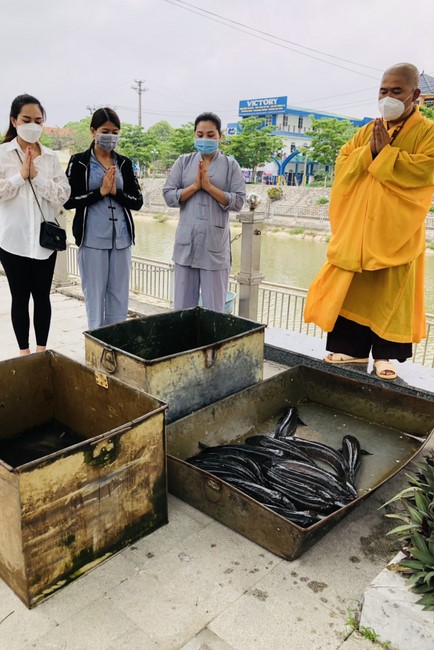 Thiện sự ngày Rằm tại chùa Đống Cao