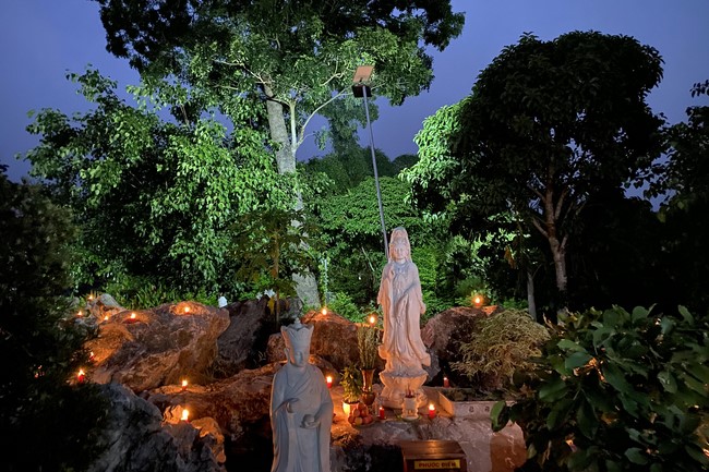 Repentant Ceremony at Suoi Phap Pagoda, Tay Ninh
