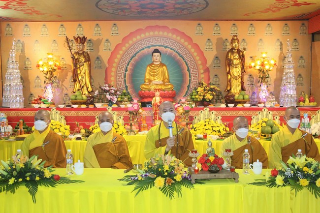 Ceremony of taking refuge and a rite to pray rebirth for spirits on occasion of grave-visiting festival at Phuc Lac Temple