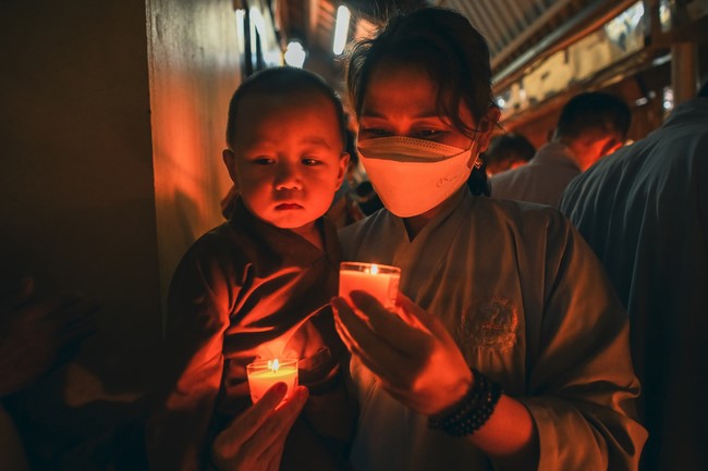 Forever custom of grave-visiting festival