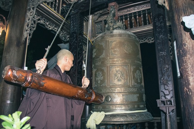 Forever custom of grave-visiting festival