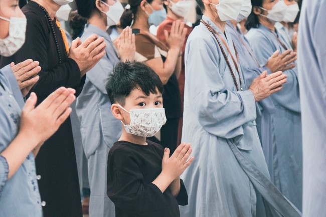 Forever custom of grave-visiting festival