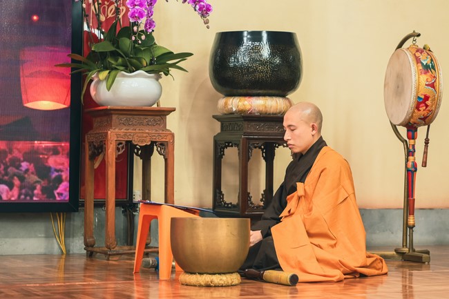 Forever custom of grave-visiting festival