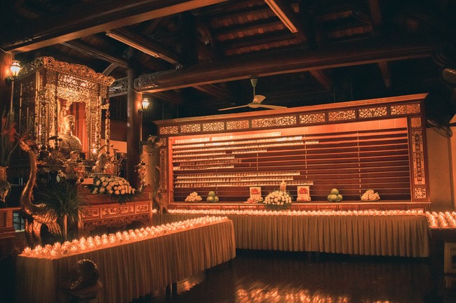 Forever custom of grave-visiting festival