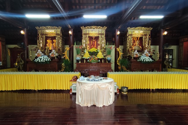 Forever custom of grave-visiting festival