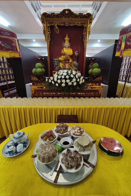 Forever custom of grave-visiting festival