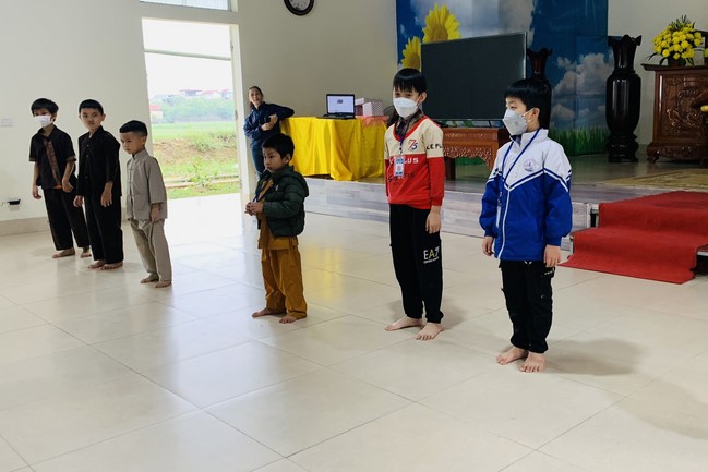 The 9th lotus seeds Sowing Retreat at Dong Cao Pagoda