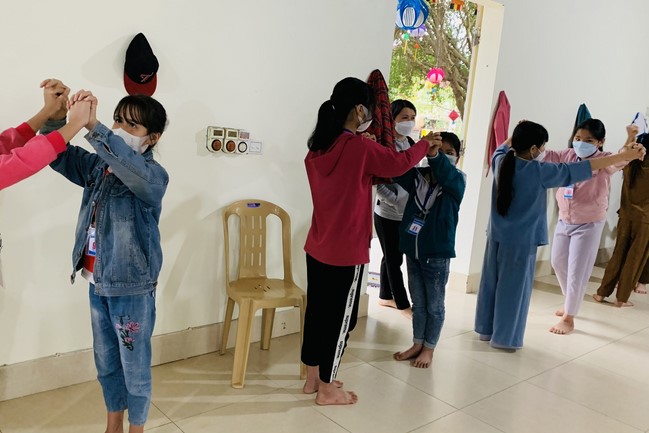 The 9th lotus seeds Sowing Retreat at Dong Cao Pagoda