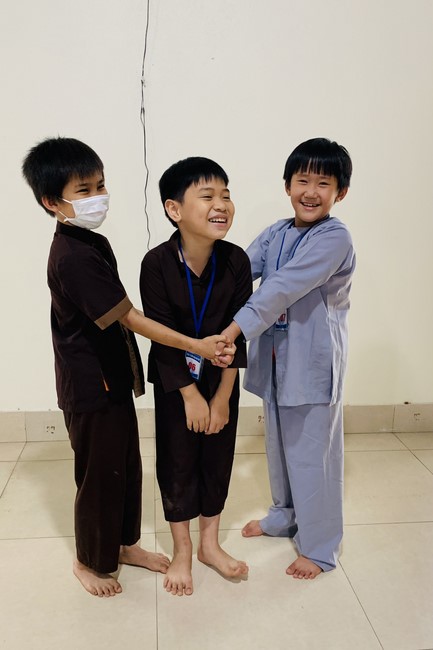 The 9th lotus seeds Sowing Retreat at Dong Cao Pagoda