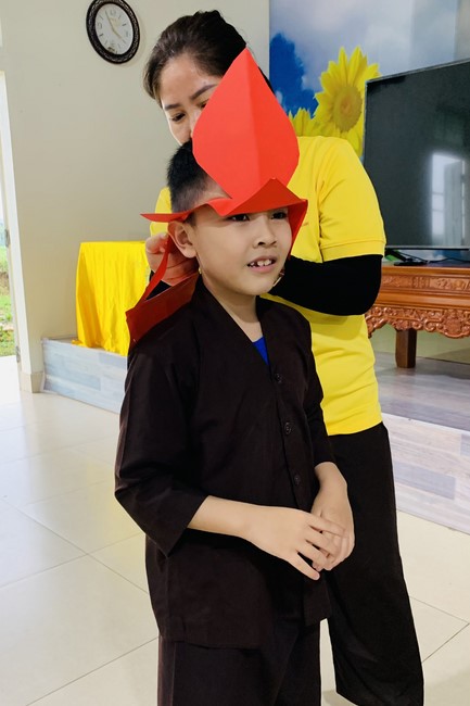 The 9th lotus seeds Sowing Retreat at Dong Cao Pagoda