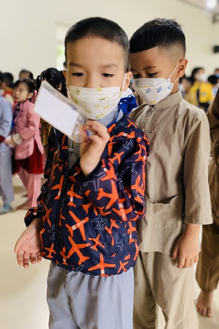 The 9th lotus seeds Sowing Retreat at Dong Cao Pagoda