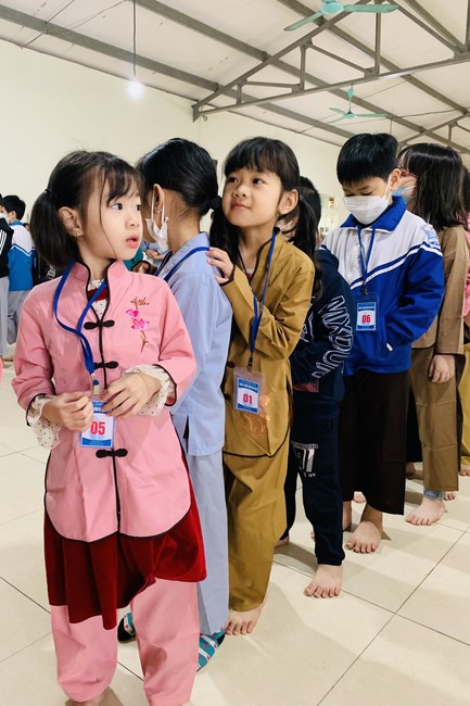 The 9th lotus seeds Sowing Retreat at Dong Cao Pagoda