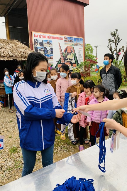 The 9th lotus seeds Sowing Retreat at Dong Cao Pagoda