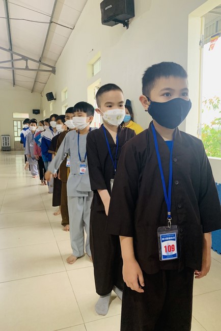 The 9th lotus seeds Sowing Retreat at Dong Cao Pagoda