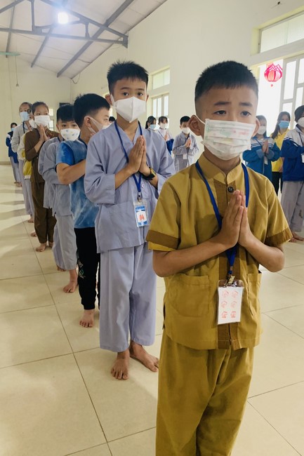 The 9th lotus seeds Sowing Retreat at Dong Cao Pagoda