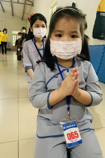 The 9th lotus seeds Sowing Retreat at Dong Cao Pagoda