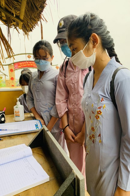 The 9th lotus seeds Sowing Retreat at Dong Cao Pagoda