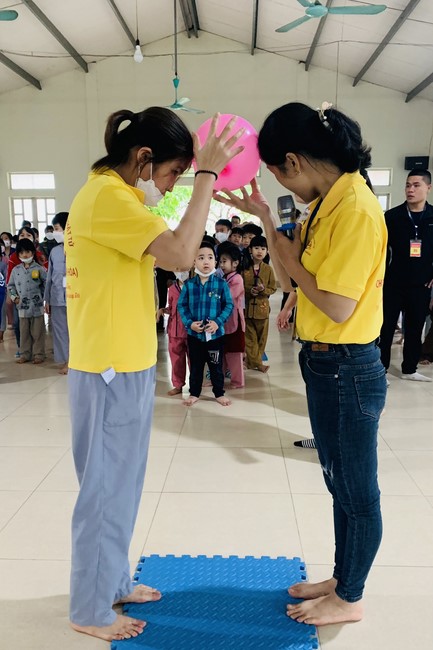 The 9th lotus seeds Sowing Retreat at Dong Cao Pagoda